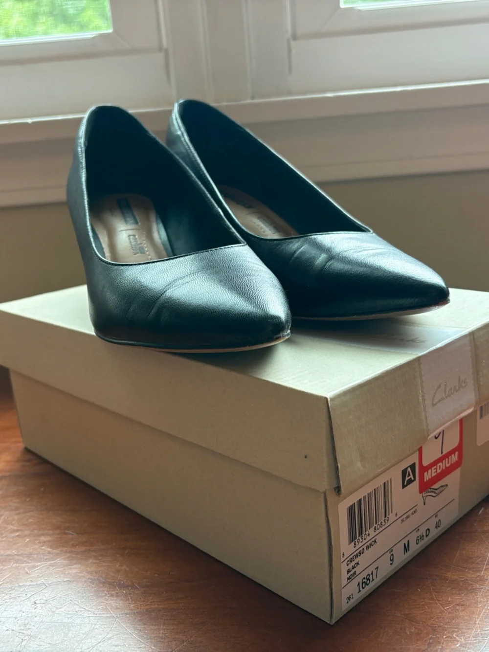 Clarks Black Leather Pointed Toe heels - Picture 1 of 5